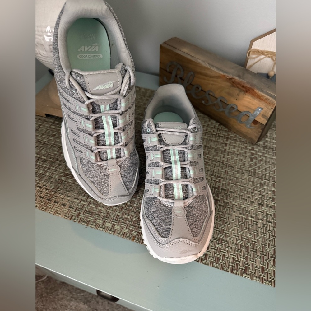 Avia Women's Gray Athletic Shoes